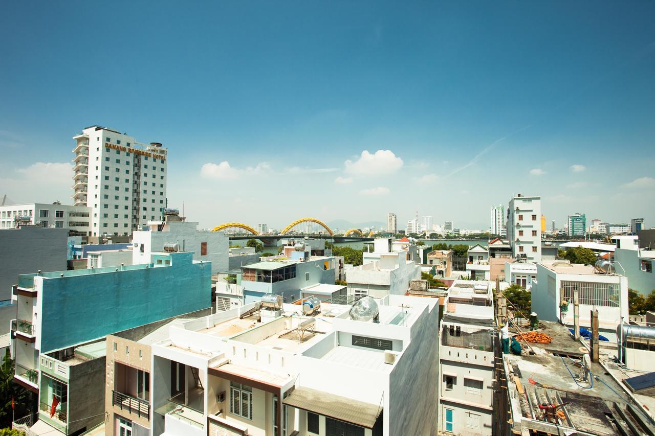 Karola Hotel Danang Exterior photo